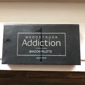 Younique Moodstruck Addiction Shadow Palette